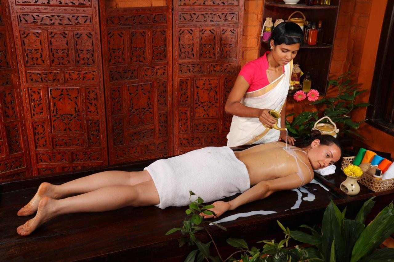 Ayursoma Ayurveda Royal Retreat Hotel Kovalam Exterior foto